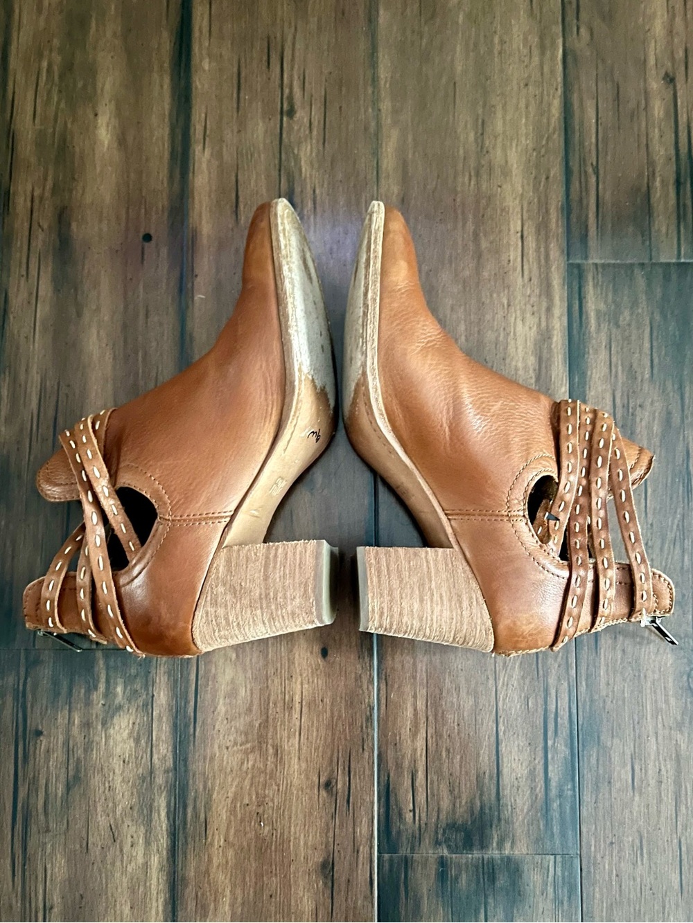 Frye Naomi Pickstitch Leather Ankle Booties - Size 9.5 - Picture 10 of 14